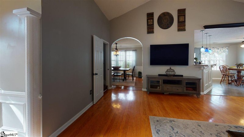 Property image 4 at 610 Cobden Court, Spartanburg, SC 29301