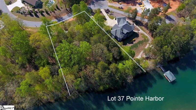 Property image 2 at 604 West Pine Court, Seneca, SC 29672