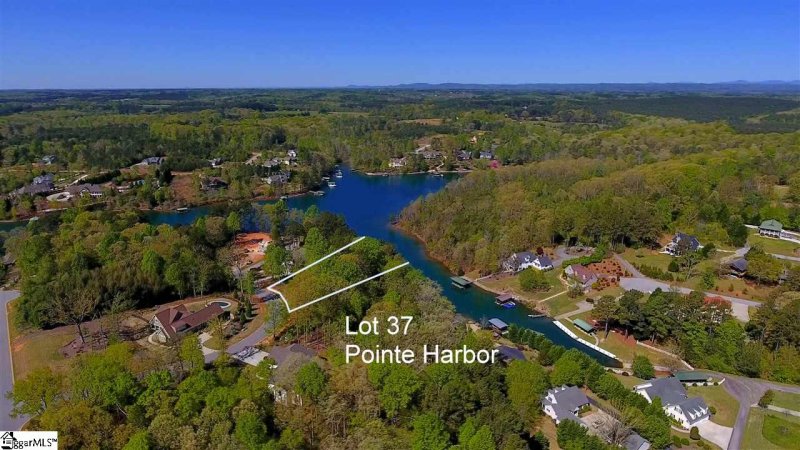 Property image 3 at 604 West Pine Court, Seneca, SC 29672