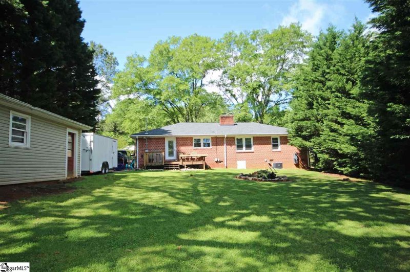 Property image 2 at 104 Linda Lane, Greenville, SC 29617