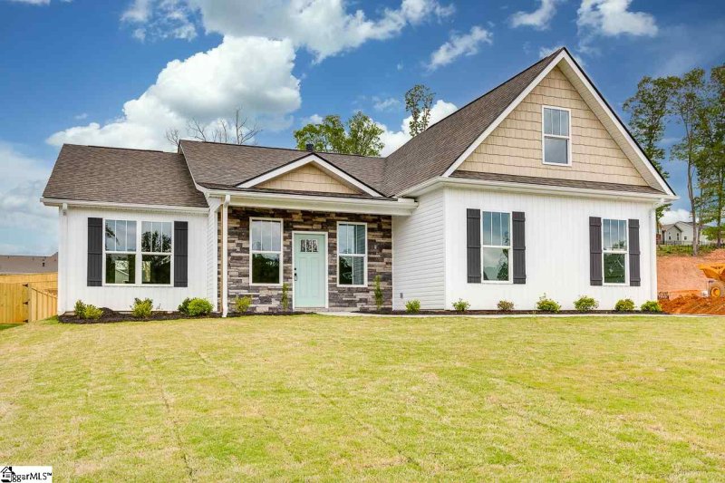 Property image 2 at 9 Judge Looper Court, Travelers Rest, SC 29690