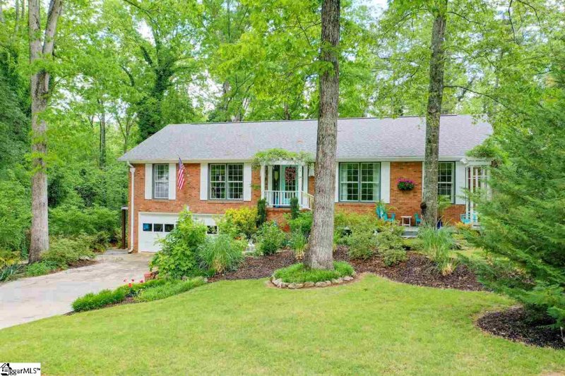 109 E Woodburn Drive