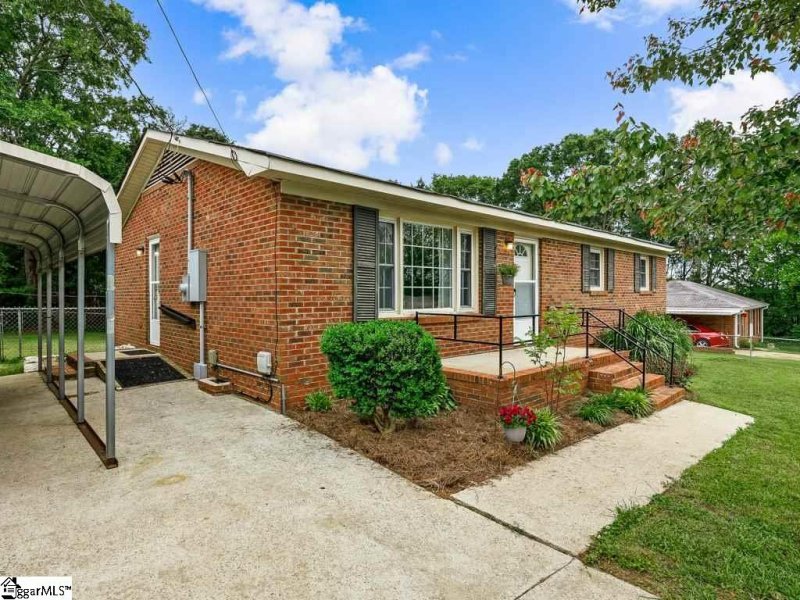 Property image 2 at 197 Scenic Drive, Greer, SC 29651