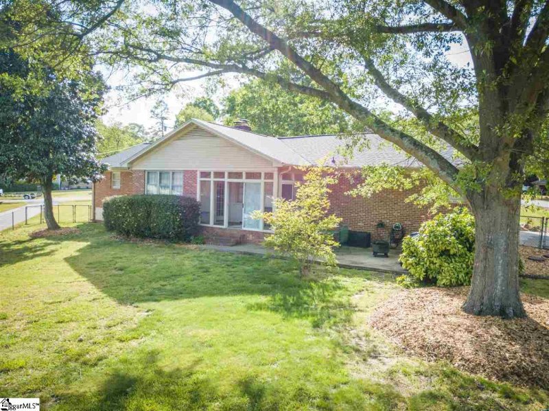 Property image 2 at 503 Confederate Circle, Taylors, SC 29687