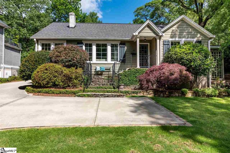 Property image 2 at 19 Rock Creek Drive, Greenville, SC 29605