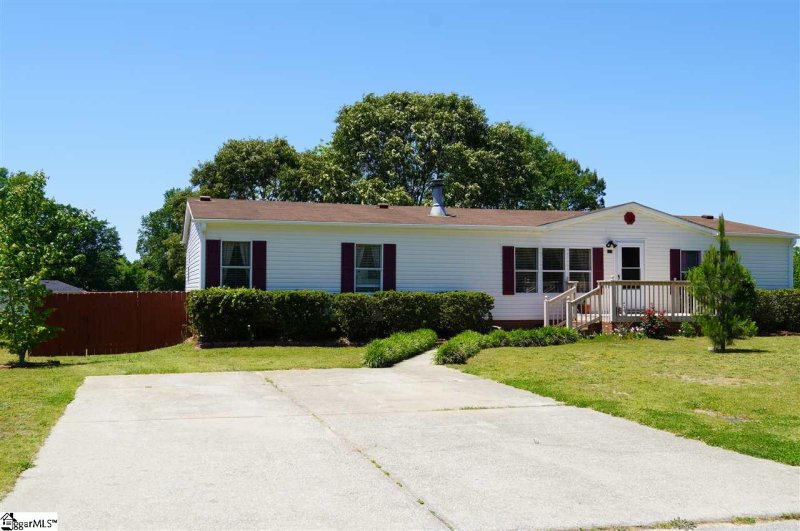 Property image 2 at 105 Sagewood Court, Fountain Inn, SC 29644