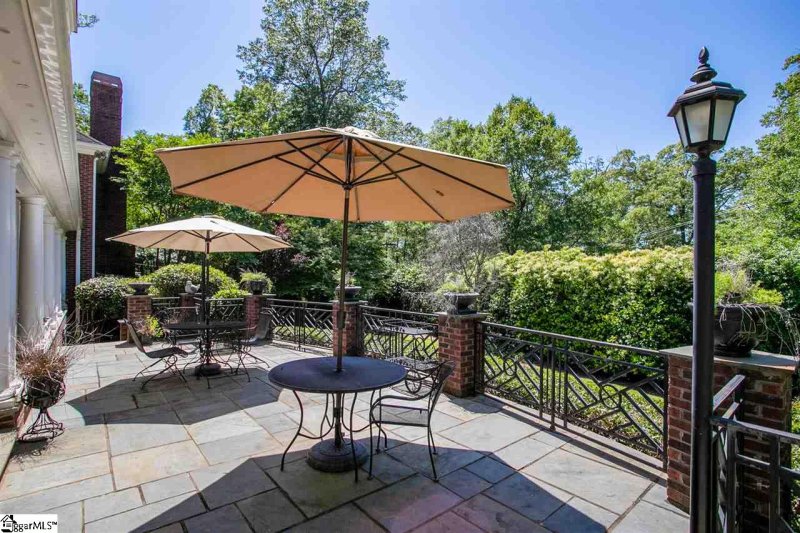 Property image 3 at 8 Ridgeland Drive, Greenville, SC 29601