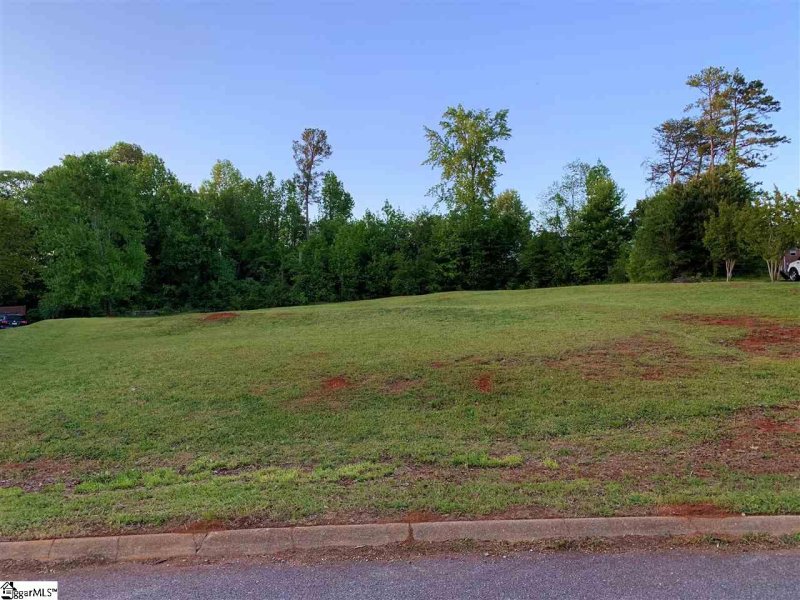 Property image 2 at 105 Fairway Drive, Pickens, SC 29671