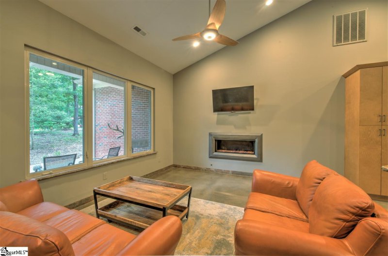 Property image 5 at 107 Coachman Drive, Simpsonville, SC 29681