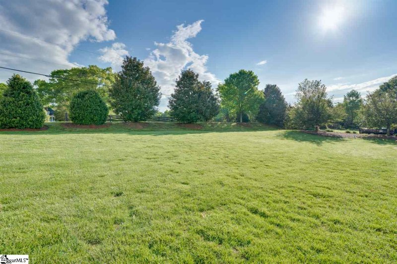 Property image 3 at 612 Breckenwood Drive, Spartanburg, SC 29301