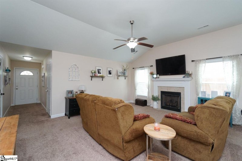 Property image 3 at 15 Milo Court, Simpsonville, SC 29680