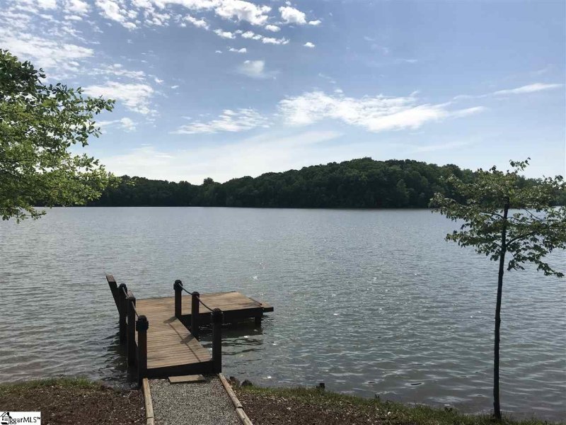 Property image 4 at 328 Bass Cove Drive, Taylors, SC 29687