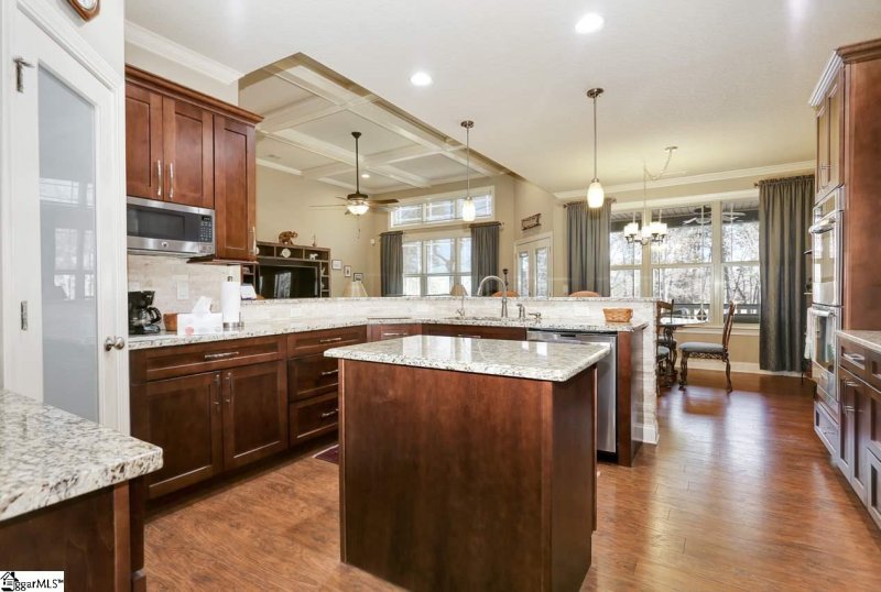 Property image 5 at 328 Bass Cove Drive, Taylors, SC 29687