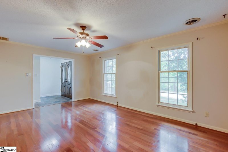 Property image 5 at 320 Lakewood Circle, Greer, SC 29651