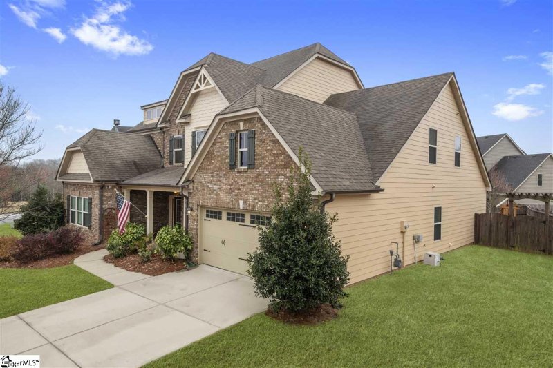 Property image 2 at 15 Knights Valley Drive, Simpsonville, SC 29681