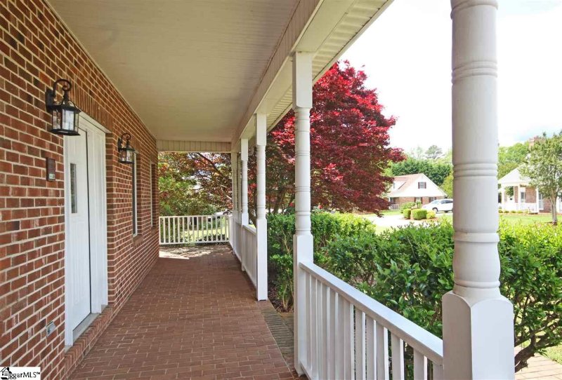 Property image 2 at 5 Darby Hill Lane, Taylors, SC 29687