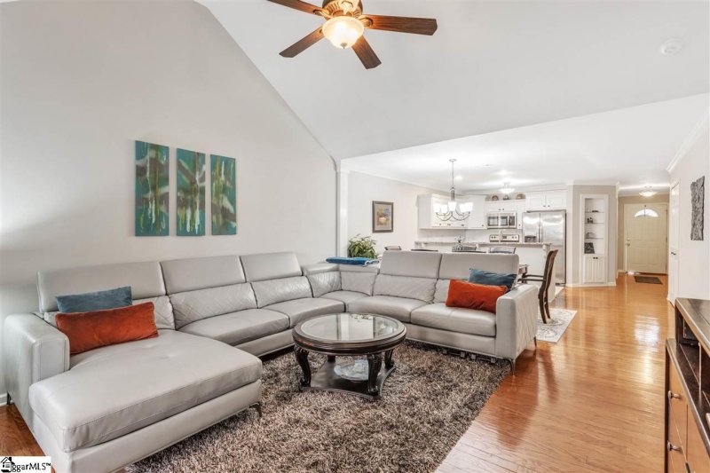 Property image 5 at 406 Hunting Creek Drive, Simpsonville, SC 29681