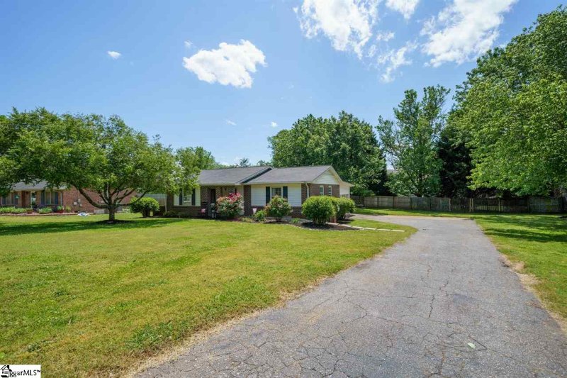 Property image 2 at 102 Elrod Street, Easley, SC 29642