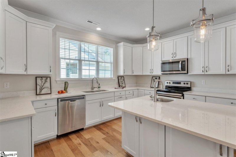 Property image 3 at 208 Fernbrook Trail, Greenville, SC 29615