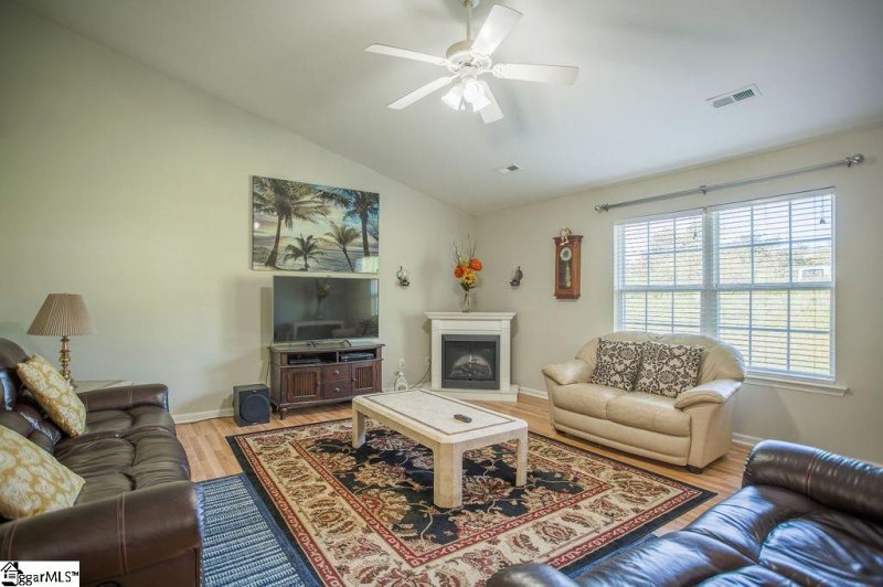 Property image 5 at 12 Landing Lane, Simpsonville, SC 29681