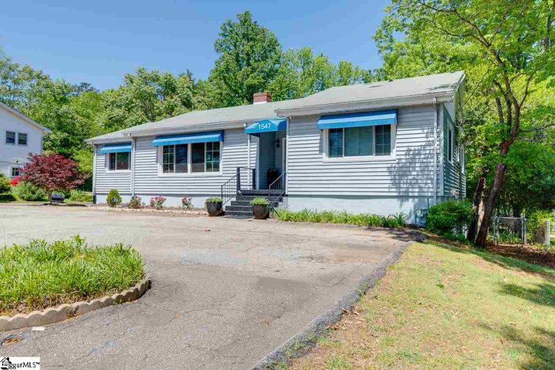 Property image 2 at 1547 Wade Hampton Boulevard, Greenville, SC 29609