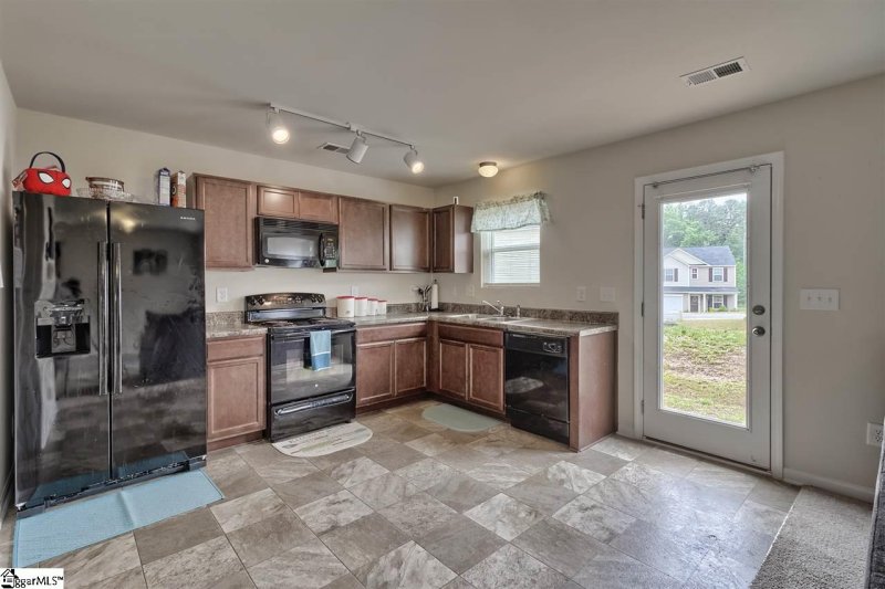 Property image 2 at 303 Napels Court, Piedmont, SC 29673