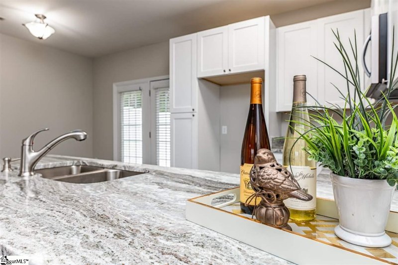 Property image 3 at 68 Ridgestone Circle, Mauldin, SC 29662