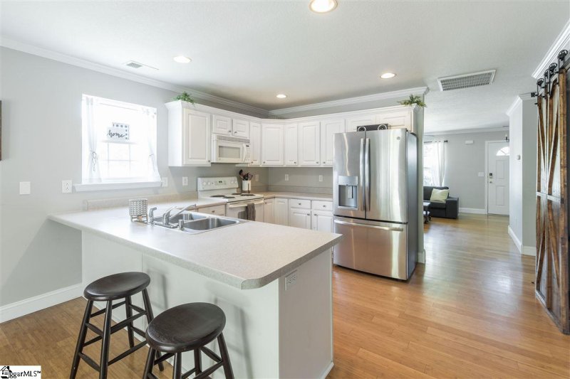 Property image 4 at 114 Kingscreek Drive, Greer, SC 29650