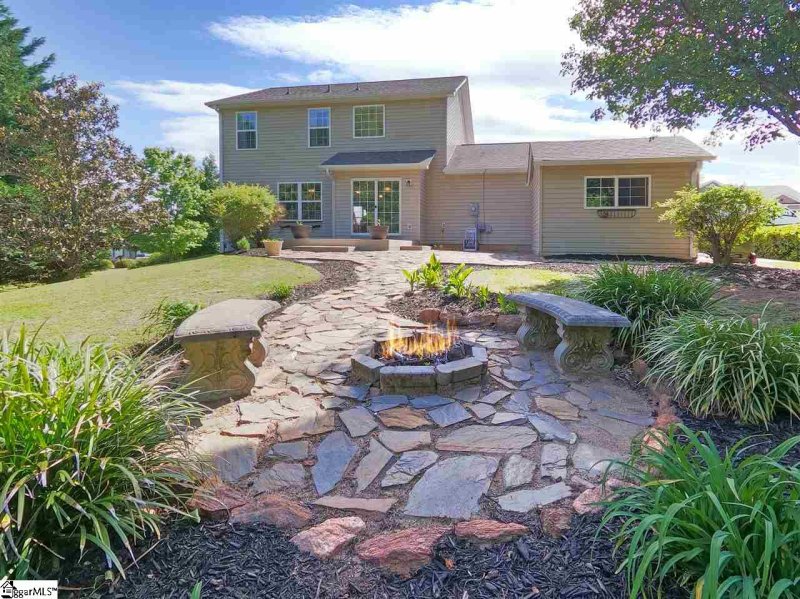 Property image 2 at 15 Cole Creek Court, Greer, SC 29651