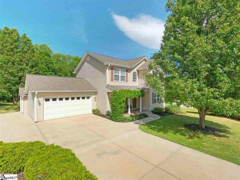 Property image 3 at 15 Cole Creek Court, Greer, SC 29651