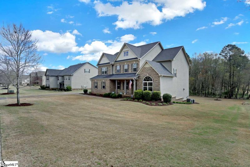 Property image 3 at 1002 Shoal Creek Drive, Easley, SC 29642-7776
