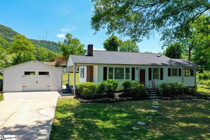 Property image 2 at 102 Stella Avenue, Greenville, SC 29609-6325