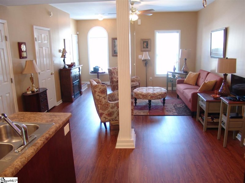 Property image 3 at 72 Huntress Drive, Greer, SC 29651