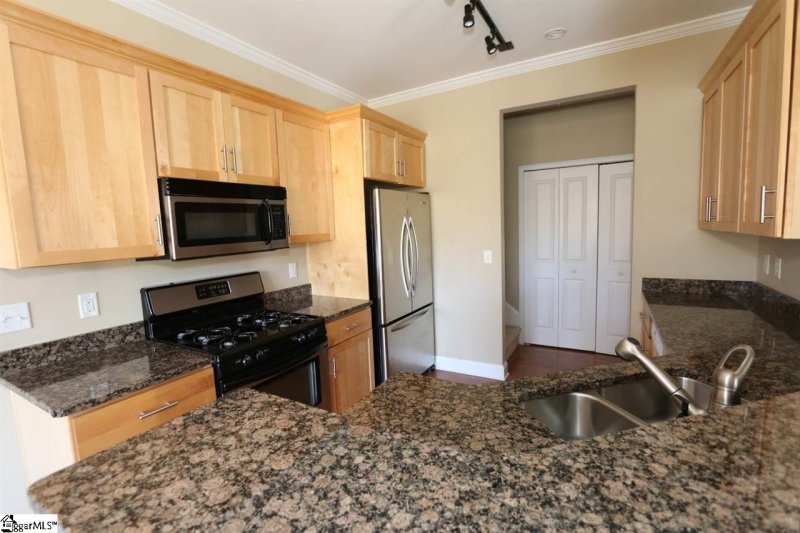 Property image 3 at 6A Edge Court, Greenville, SC 29609