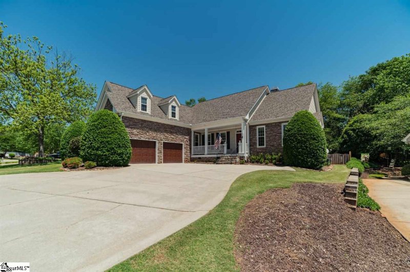 Property image 2 at 2 Kirkpatrick Court, Greer, SC 29650