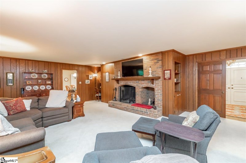 Property image 2 at 213 Terramont Drive, Greenville, SC 29615