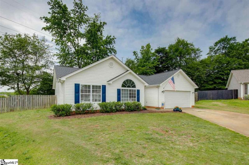 Property image 2 at 421 Juniper Leaf Way, Greer, SC 29651