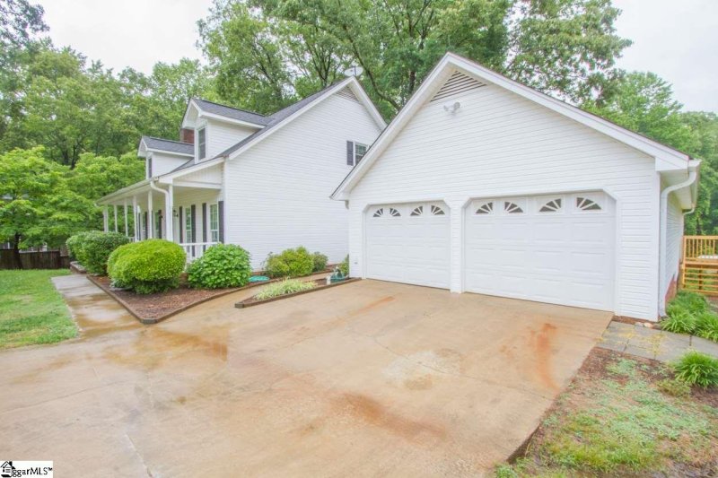 Property image 2 at 112 Chelmsford Drive, Easley, SC 29642