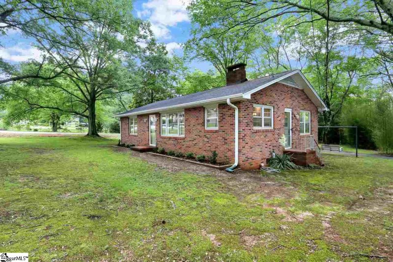 Property image 3 at 2 Ayersdale Drive, Taylors, SC 29687