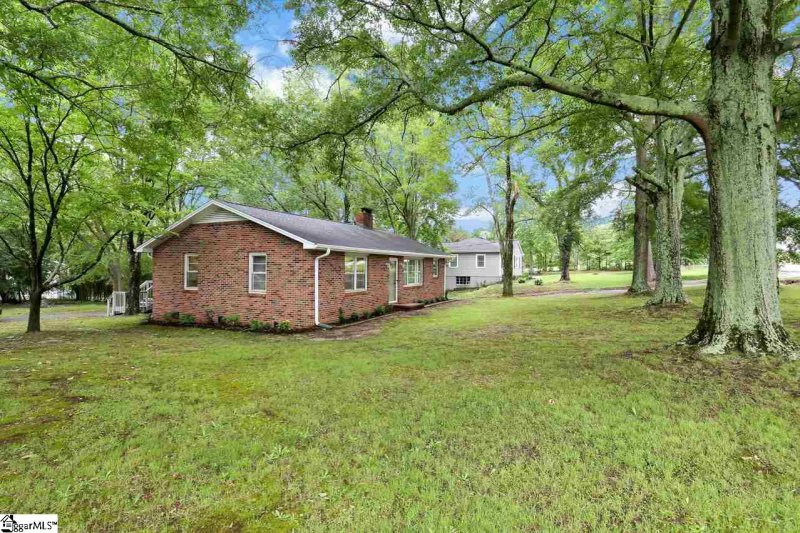 Property image 5 at 2 Ayersdale Drive, Taylors, SC 29687