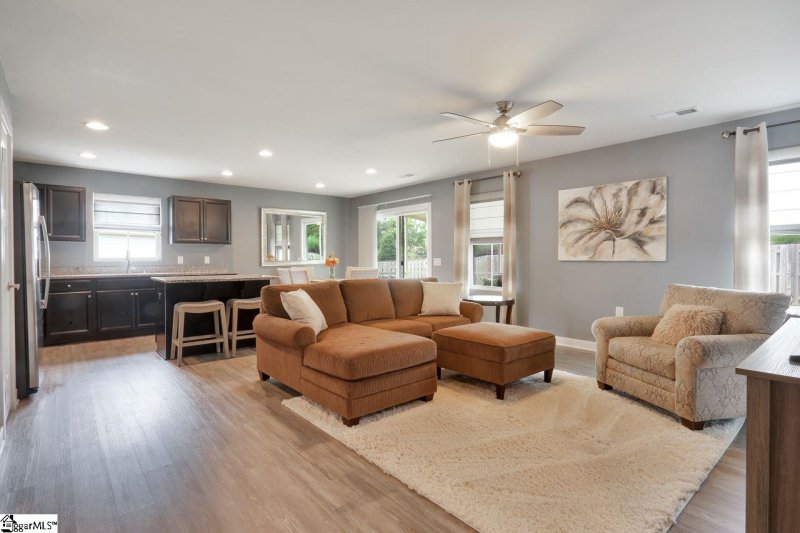 Property image 3 at 504 Harwood Court, Greenville, SC 29617