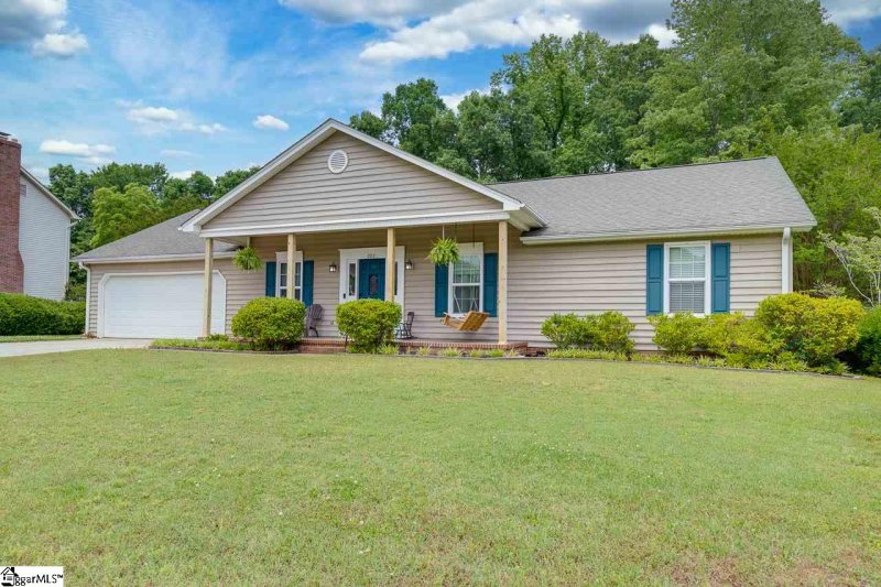 Property image 2 at 202 Kincade Drive, Simpsonville, SC 29681