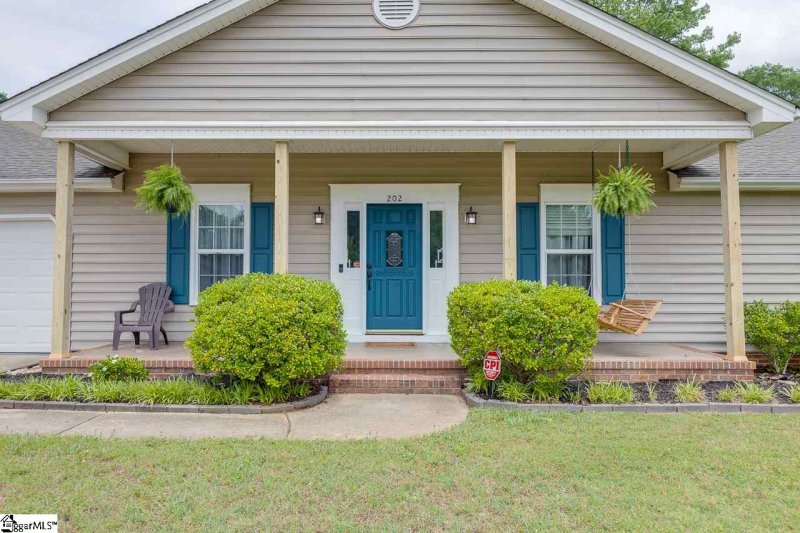Property image 3 at 202 Kincade Drive, Simpsonville, SC 29681