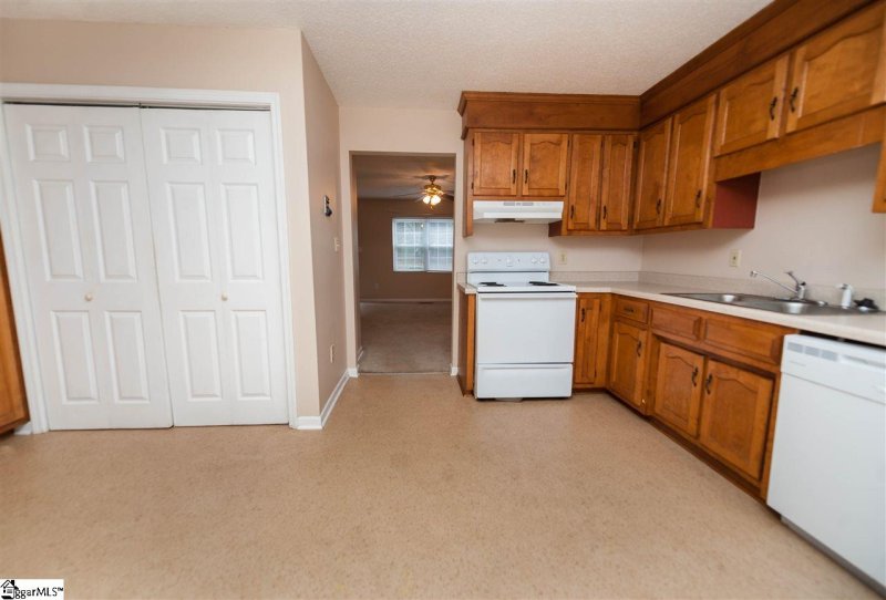 Property image 5 at 620 Forest Creek Circle, Greer, SC 29651