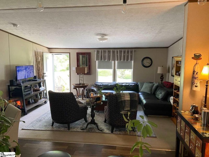 Property image 3 at 208 Manhattan Boulevard, Piedmont, SC 29673