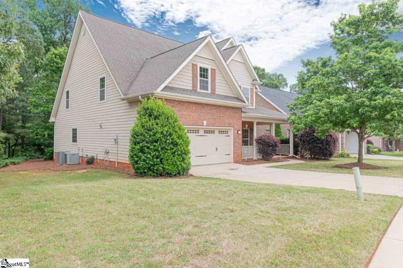 Property image 2 at 238 N Radcliff Way, Spartanburg, SC 29301