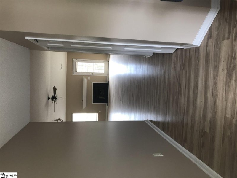 Property image 2 at 11 Creekbend Court, Simpsonville, SC 29681