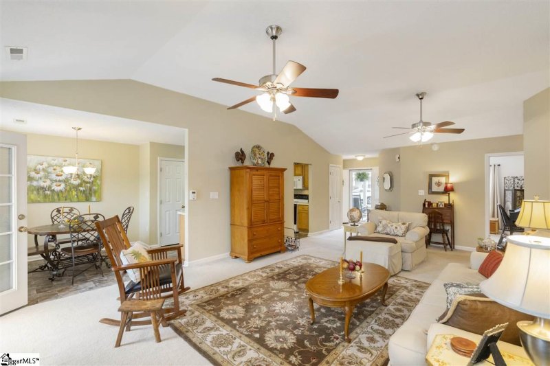 Property image 3 at 213 Woodruff Park Lane, Simpsonville, SC 29681