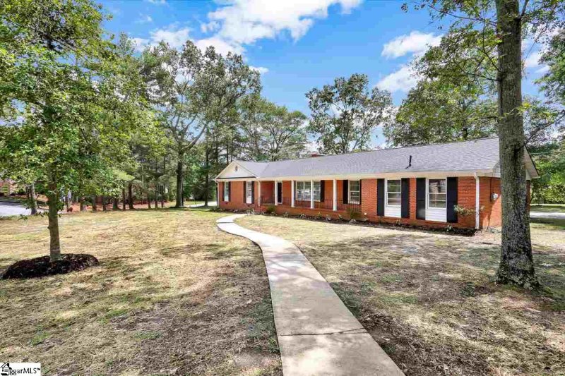 Property image 2 at 1 Dellrose Circle, Taylors, SC 29687