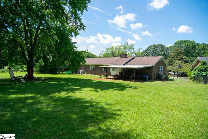 Property image 3 at 20 Overton Avenue, Greenville, SC 29617